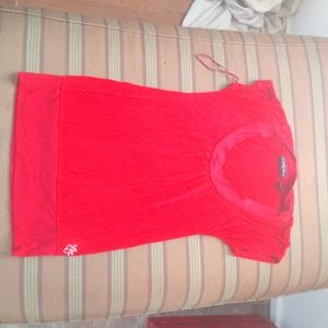 Guess red top